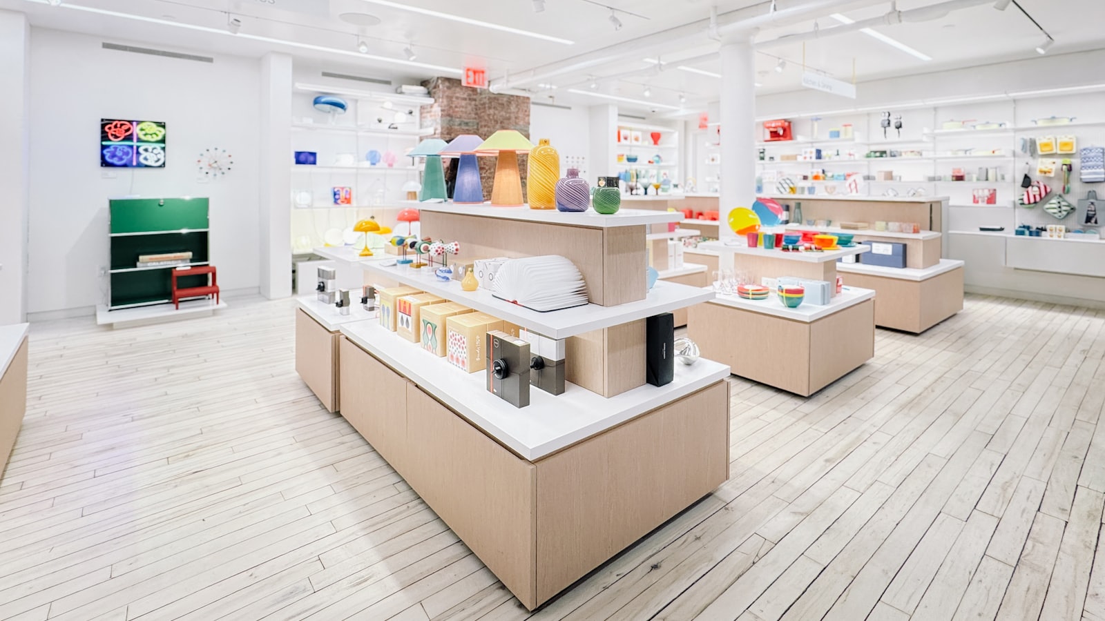 How to Choose a Music Service for Your Store