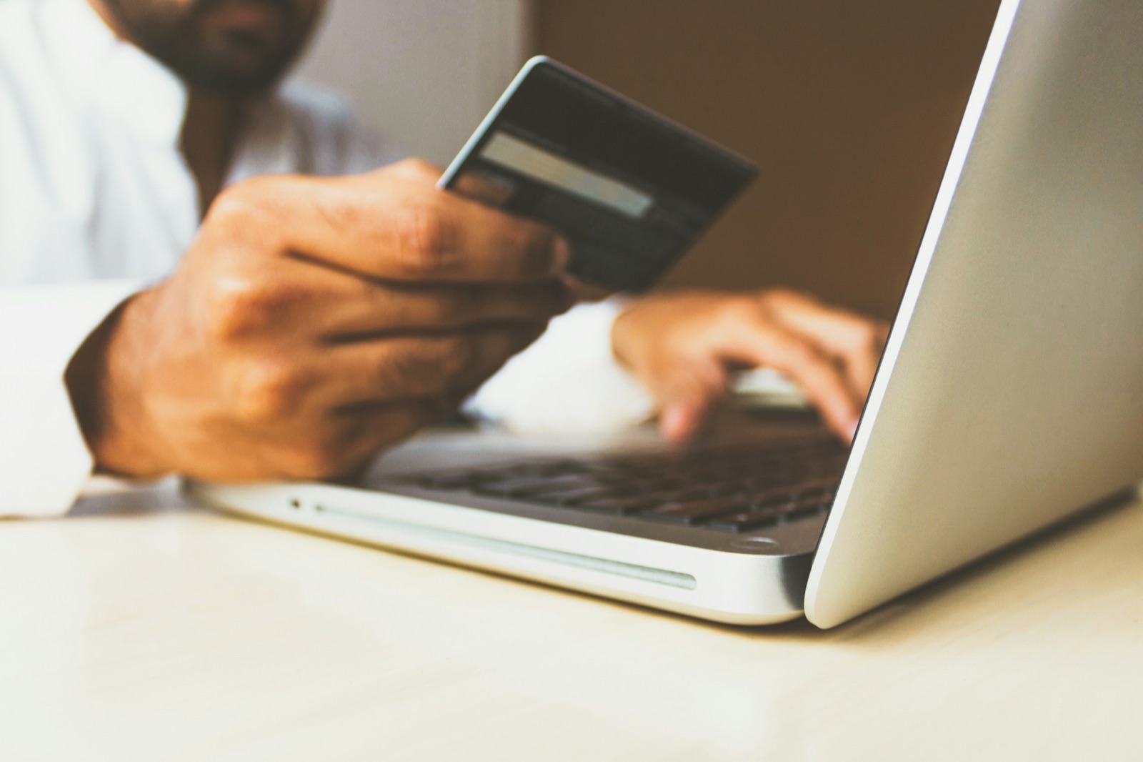 How to Compete with Online Shopping in Retail