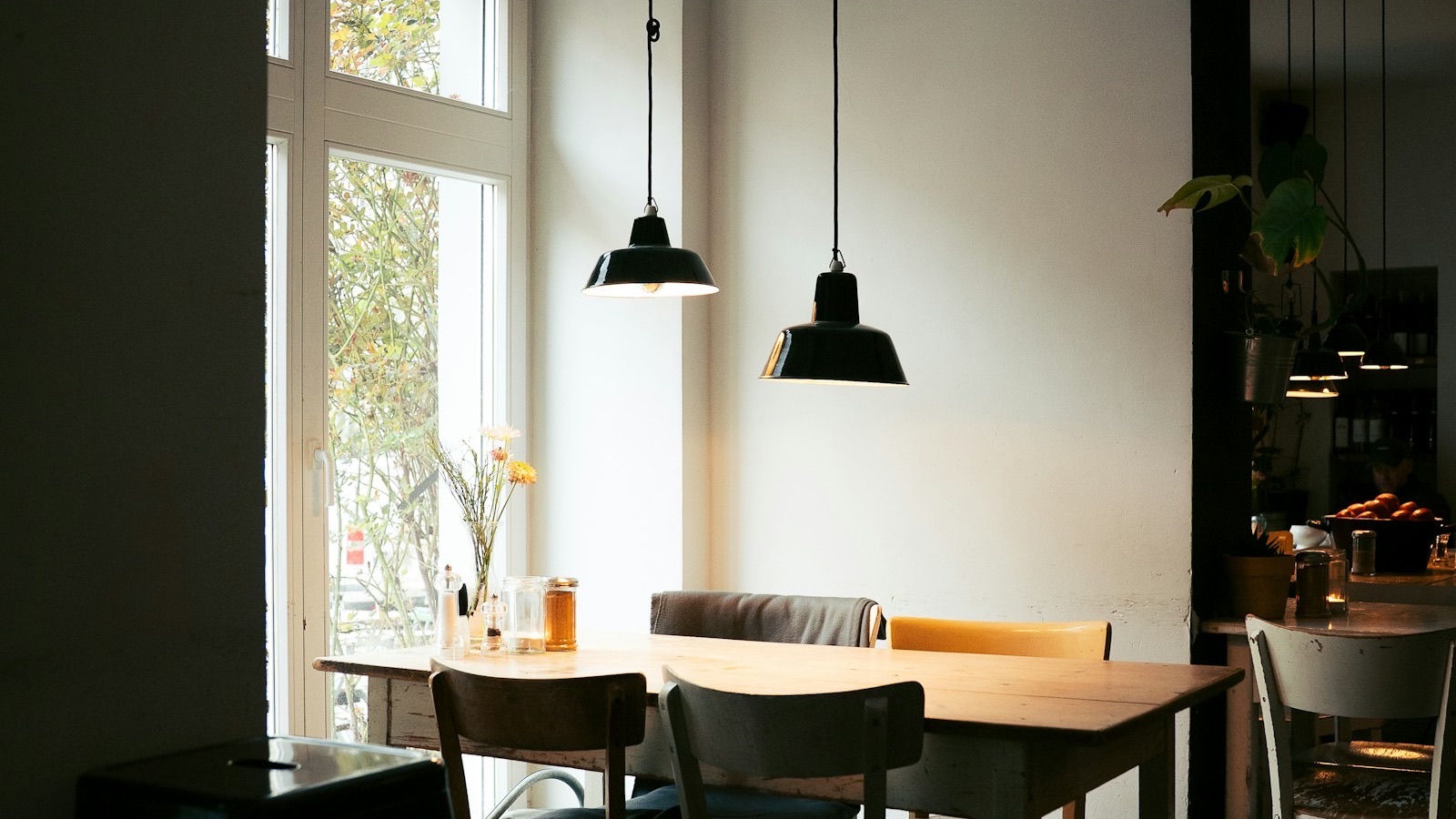 What Music Should a Restaurant Play? It Changes How the Food Tastes